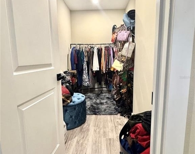 113 E Cleveland Street - Photo Thumbnail 11