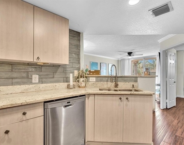 1801 N Flagler Drive - Photo Thumbnail 18