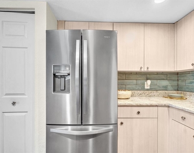 1801 N Flagler Drive - Photo Thumbnail 16