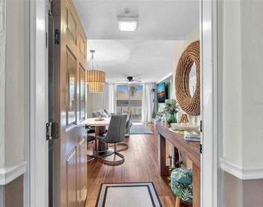 1801 N Flagler Drive - Photo Thumbnail 4