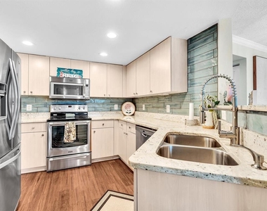 1801 N Flagler Drive - Photo Thumbnail 14