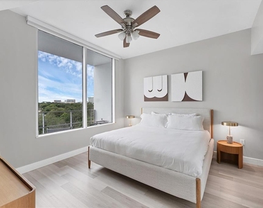 525 E Jackson Street - Photo Thumbnail 15