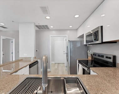 525 E Jackson Street - Photo Thumbnail 10