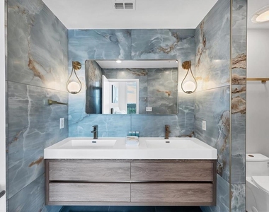 525 E Jackson Street - Photo Thumbnail 18