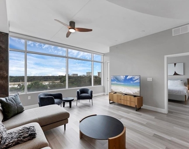 525 E Jackson Street - Photo Thumbnail 7