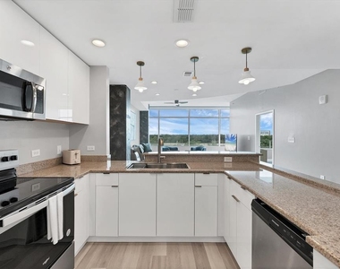 525 E Jackson Street - Photo Thumbnail 12