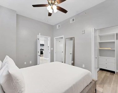 525 E Jackson Street - Photo Thumbnail 23