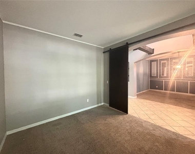 3795 Marietta Way - Photo Thumbnail 8