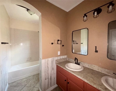 3795 Marietta Way - Photo Thumbnail 13