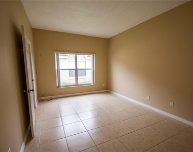 421 Lockbreeze Drive - Photo Thumbnail 14
