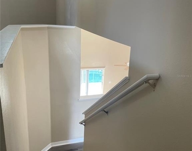 421 Lockbreeze Drive - Photo Thumbnail 27