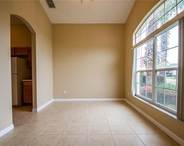 421 Lockbreeze Drive - Photo Thumbnail 5