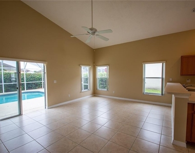 421 Lockbreeze Drive - Photo Thumbnail 9