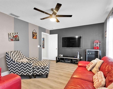 1652 Algonkin Loop - Photo Thumbnail 14