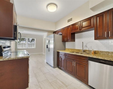 1117 Neuse Avenue - Photo Thumbnail 1