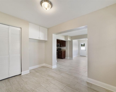 1117 Neuse Avenue - Photo Thumbnail 6