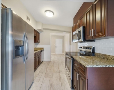 1117 Neuse Avenue - Photo Thumbnail 2