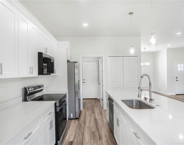 3908 Sw 171st Lane - Photo Thumbnail 6