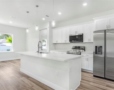 3908 Sw 171st Lane - Photo Thumbnail 9