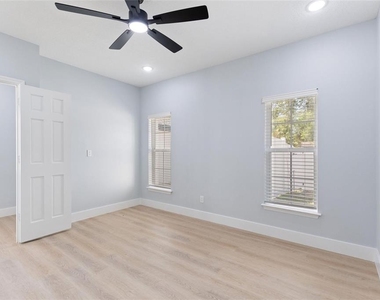 11958 Murray Avenue - Photo Thumbnail 19
