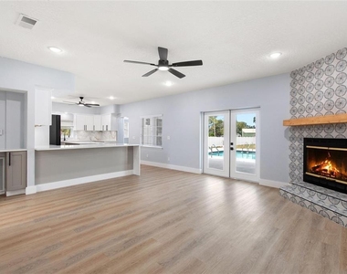 11958 Murray Avenue - Photo Thumbnail 3