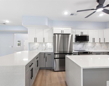 11958 Murray Avenue - Photo Thumbnail 6