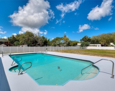 11958 Murray Avenue - Photo Thumbnail 54