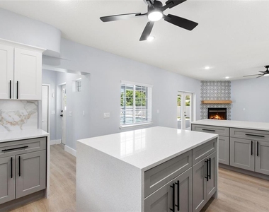 11958 Murray Avenue - Photo Thumbnail 9