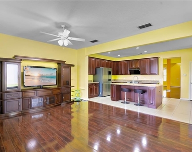 7325 Derexa Drive - Photo Thumbnail 12