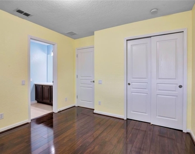 7325 Derexa Drive - Photo Thumbnail 24