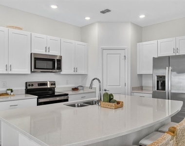 3607 Main Harbor Drive S - Photo Thumbnail 4