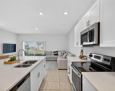 3607 Main Harbor Drive S - Photo Thumbnail 6