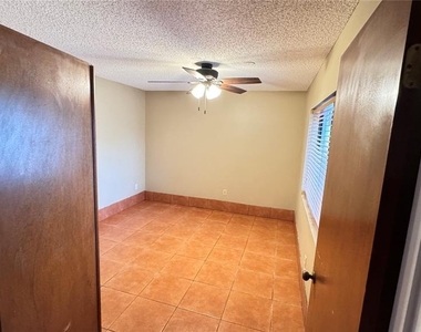 2657 Exuma Way - Photo Thumbnail 12