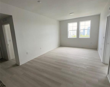 5579 Millenia Park Boulevard - Photo Thumbnail 7