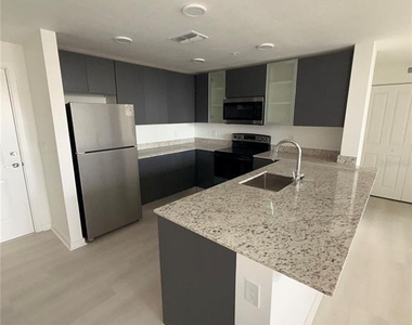 5579 Millenia Park Boulevard - Photo Thumbnail 4