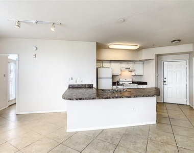 911 N Orange Avenue - Photo Thumbnail 9