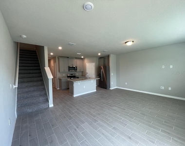 513 Legacy Loop - Photo Thumbnail 7