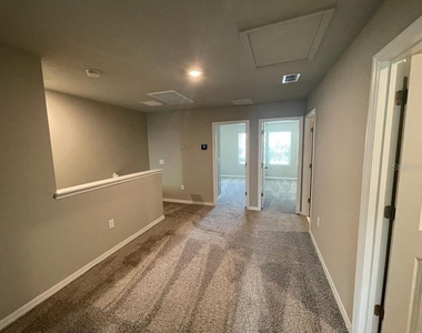513 Legacy Loop - Photo Thumbnail 9