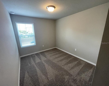 513 Legacy Loop - Photo Thumbnail 14