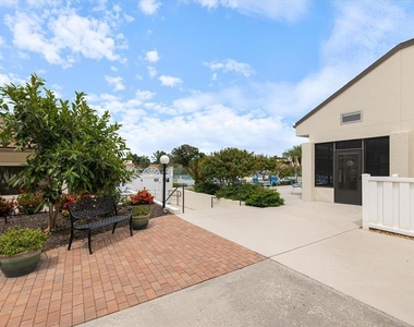 612 Bird Bay Drive S - Photo Thumbnail 22