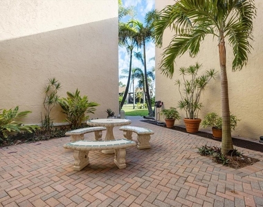 612 Bird Bay Drive S - Photo Thumbnail 18