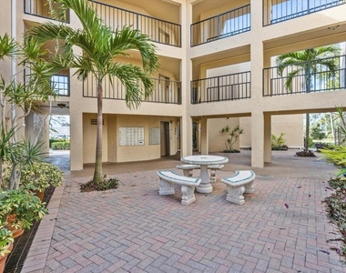 612 Bird Bay Drive S - Photo Thumbnail 17