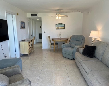 612 Bird Bay Drive S - Photo Thumbnail 4