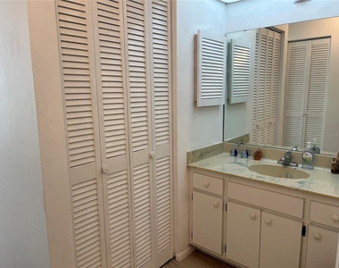 612 Bird Bay Drive S - Photo Thumbnail 14