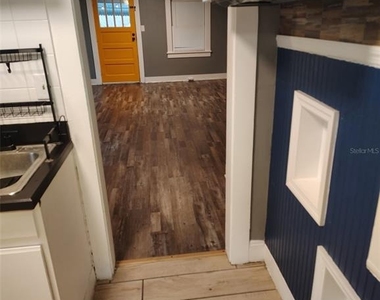 205 Lenox Street - Photo Thumbnail 7