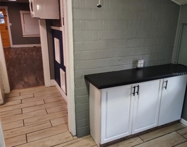 205 Lenox Street - Photo Thumbnail 9