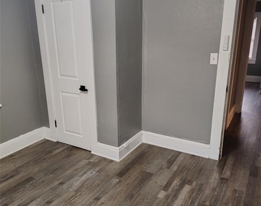 205 Lenox Street - Photo Thumbnail 14