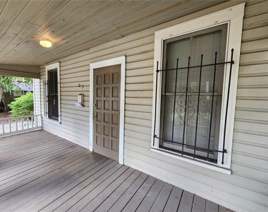 812 Se 4 Avenue - Photo Thumbnail 2