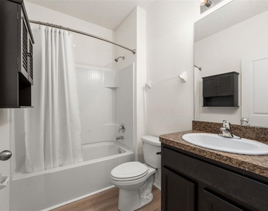 8008 Sw 62nd Court - Photo Thumbnail 10