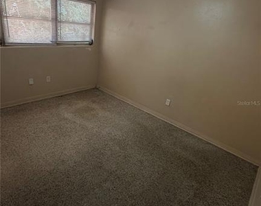 930 Ne 6th Avenue - Photo Thumbnail 4